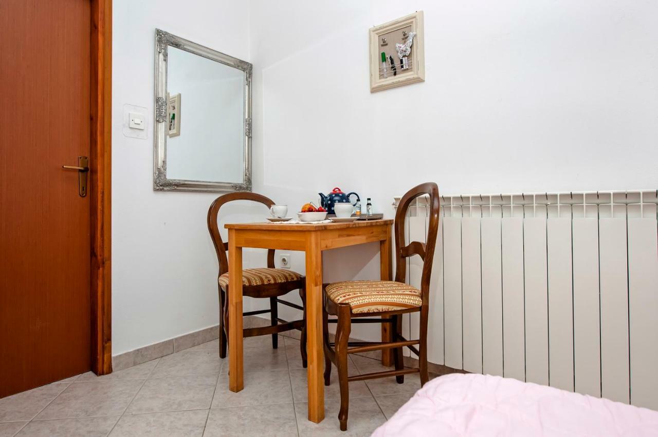 Vila Dolores Rovinj Exterior foto