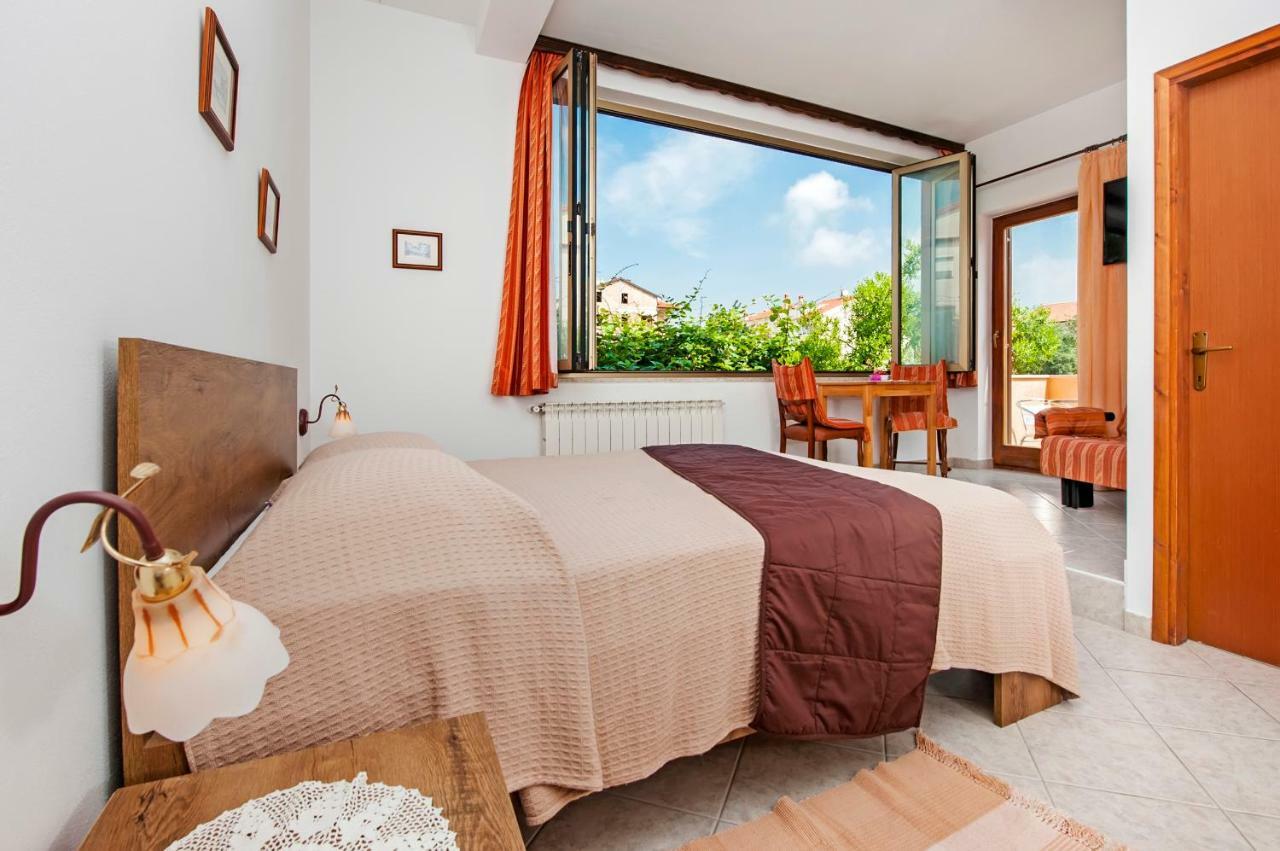 Vila Dolores Rovinj Exterior foto
