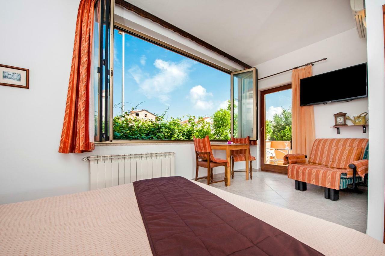 Vila Dolores Rovinj Exterior foto